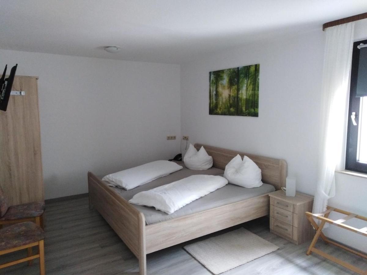 Zimmer Ohne Fruehstueck In Der Forellenzucht Burgen  Exteriér fotografie